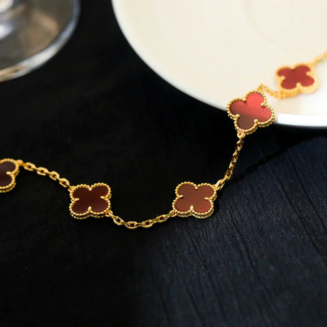 [Mystic] CLOVER 5 MOTIF RED CORNELIAN BRACELET COLLECTION