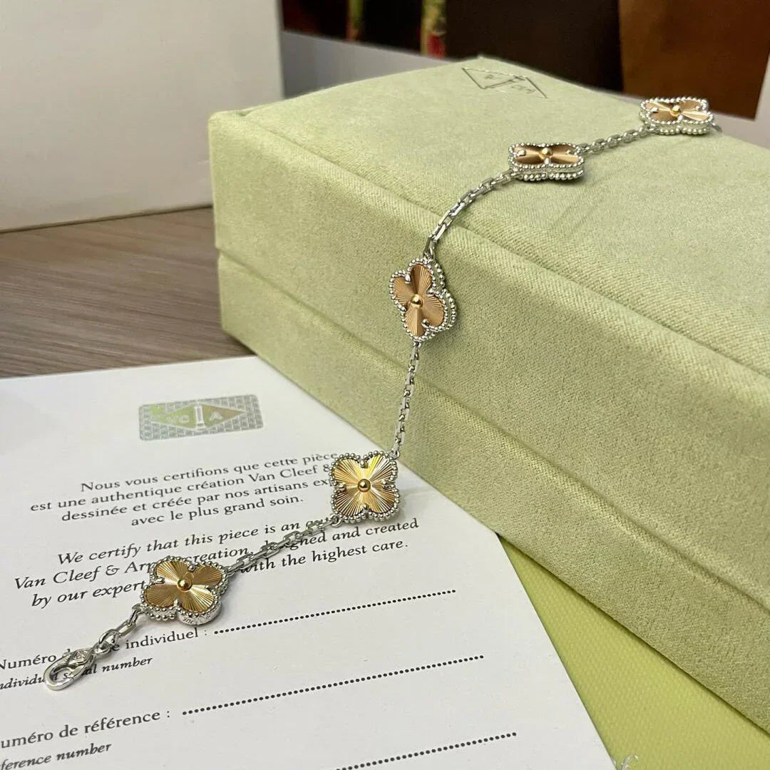 [Mystic] CLOVER 5 MOTIF LASER BRACELET COLLECTION