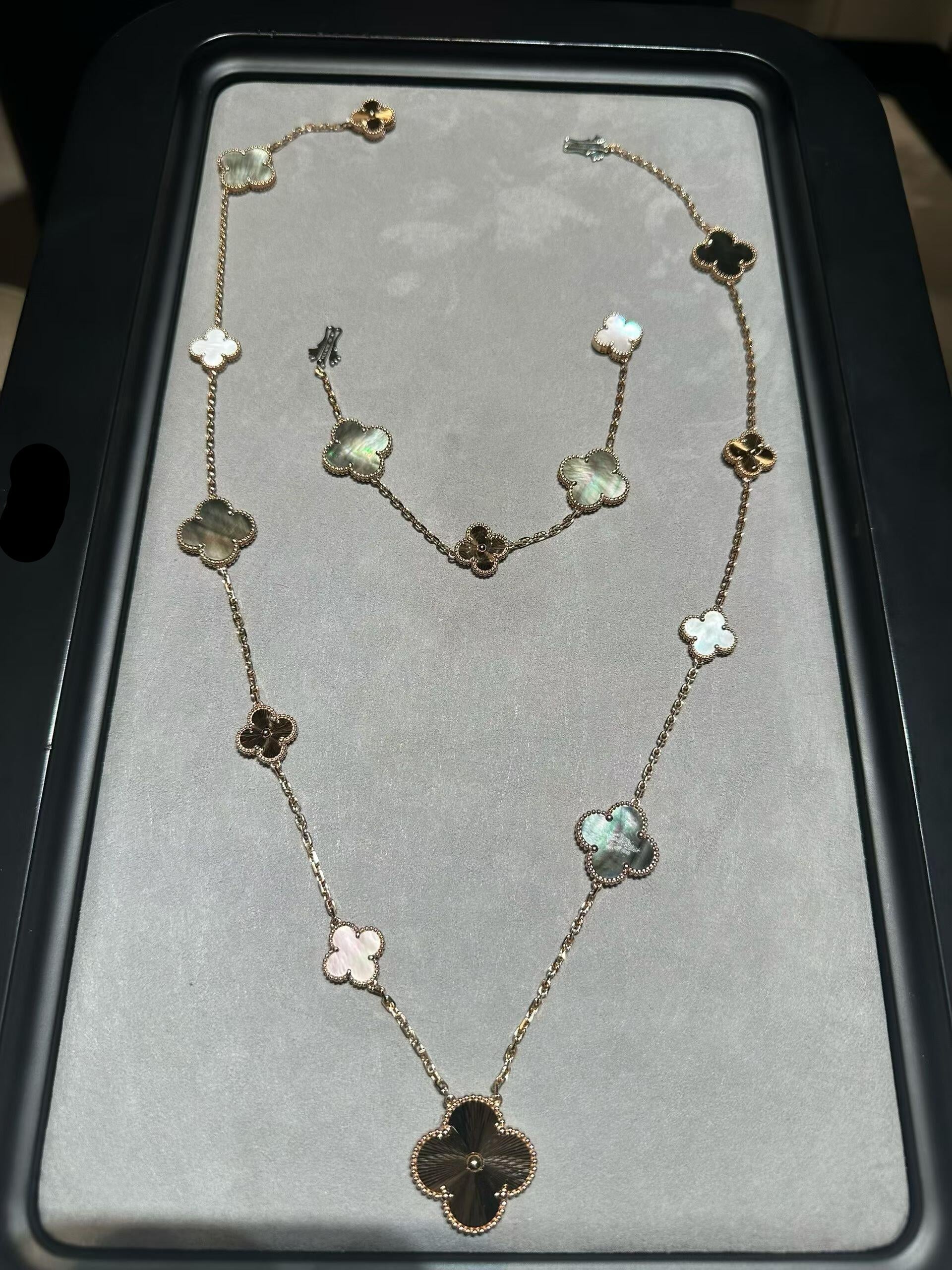 [Demi jewelry] 25 NEW CLOVER 15 MOTIFS GRAY MOTHER-OF-PEARL