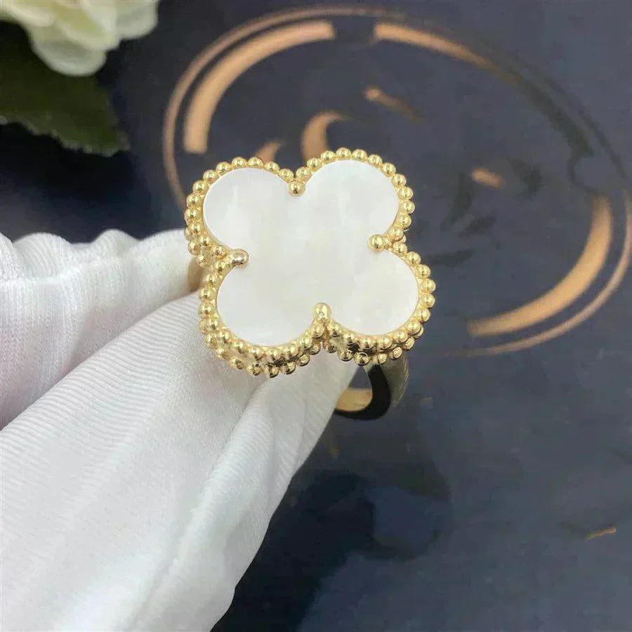 [Mystic]CLOVER WHITE MOP RING