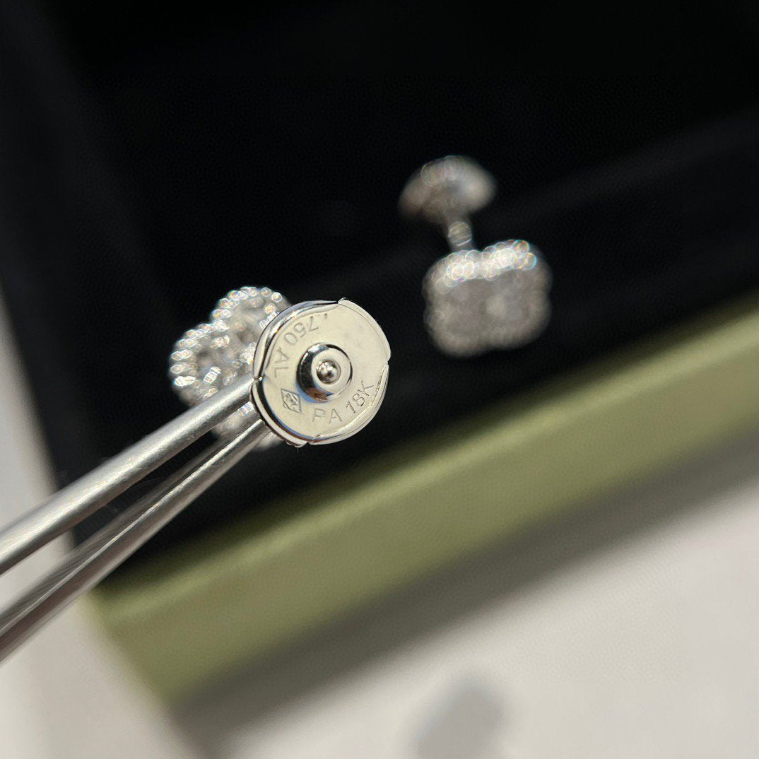 [Mystic]CLOVER MINI DIAMOND STUD EARRINGS